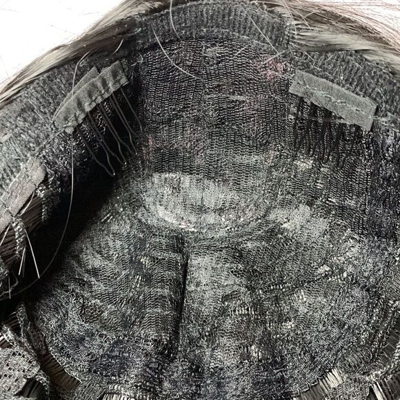 Long black wig. See all photos for desc. - Picture 6 of 9